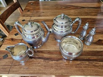 Vintage Reed & Barton Coffee & Tea service