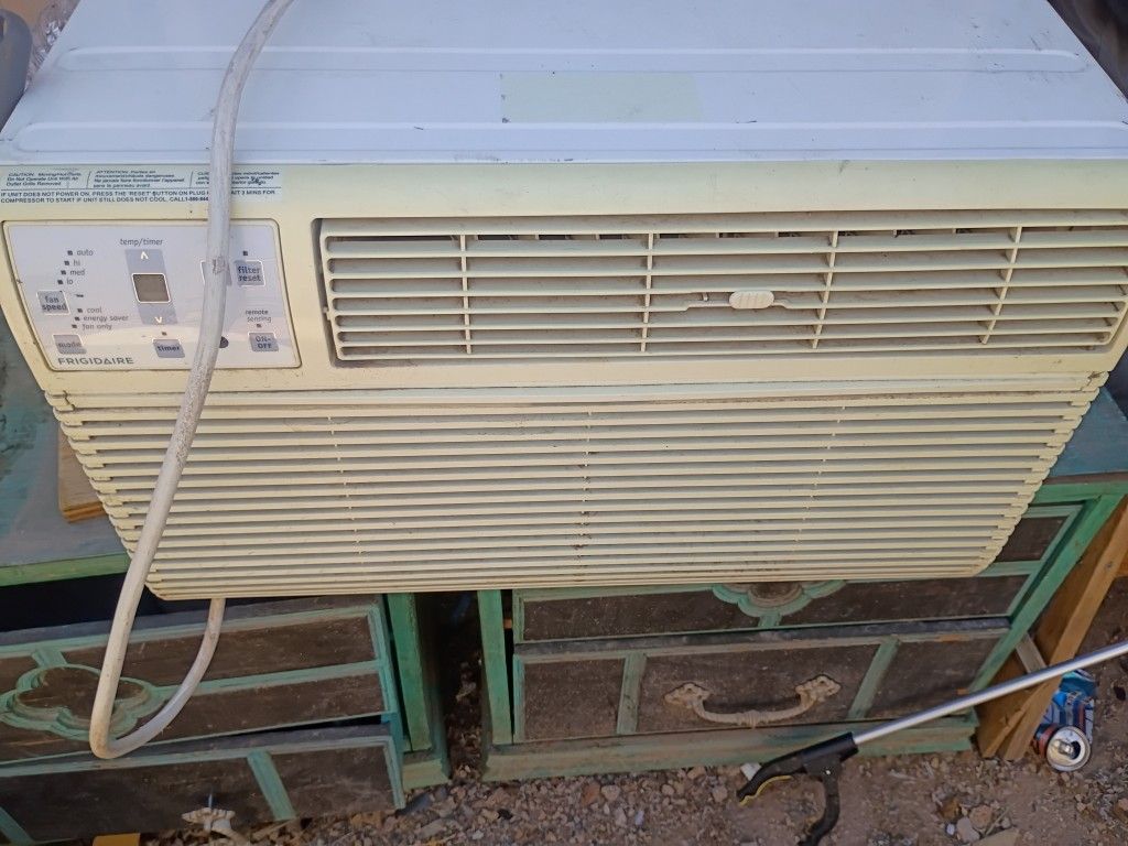 14,000 Btu Frigidaire Air Conditioner