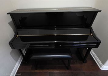 Yamaha U1 Upright Piano – Made in Japan – Excellent Condition.