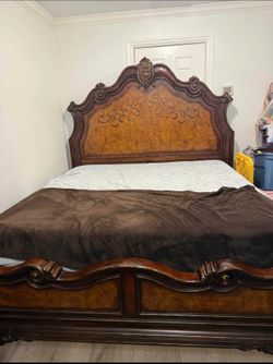 California Bed solid detailed wooe