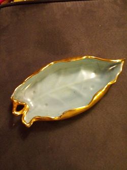 Antique leaf dish