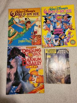 Lot of 3 vintage souvenir programs & 1952 comic