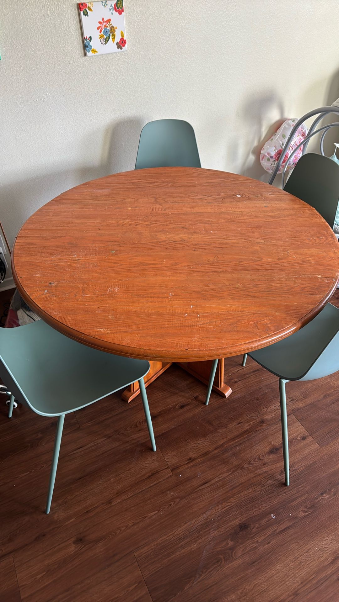 48” Round wooden Dining table With 4 Chairs