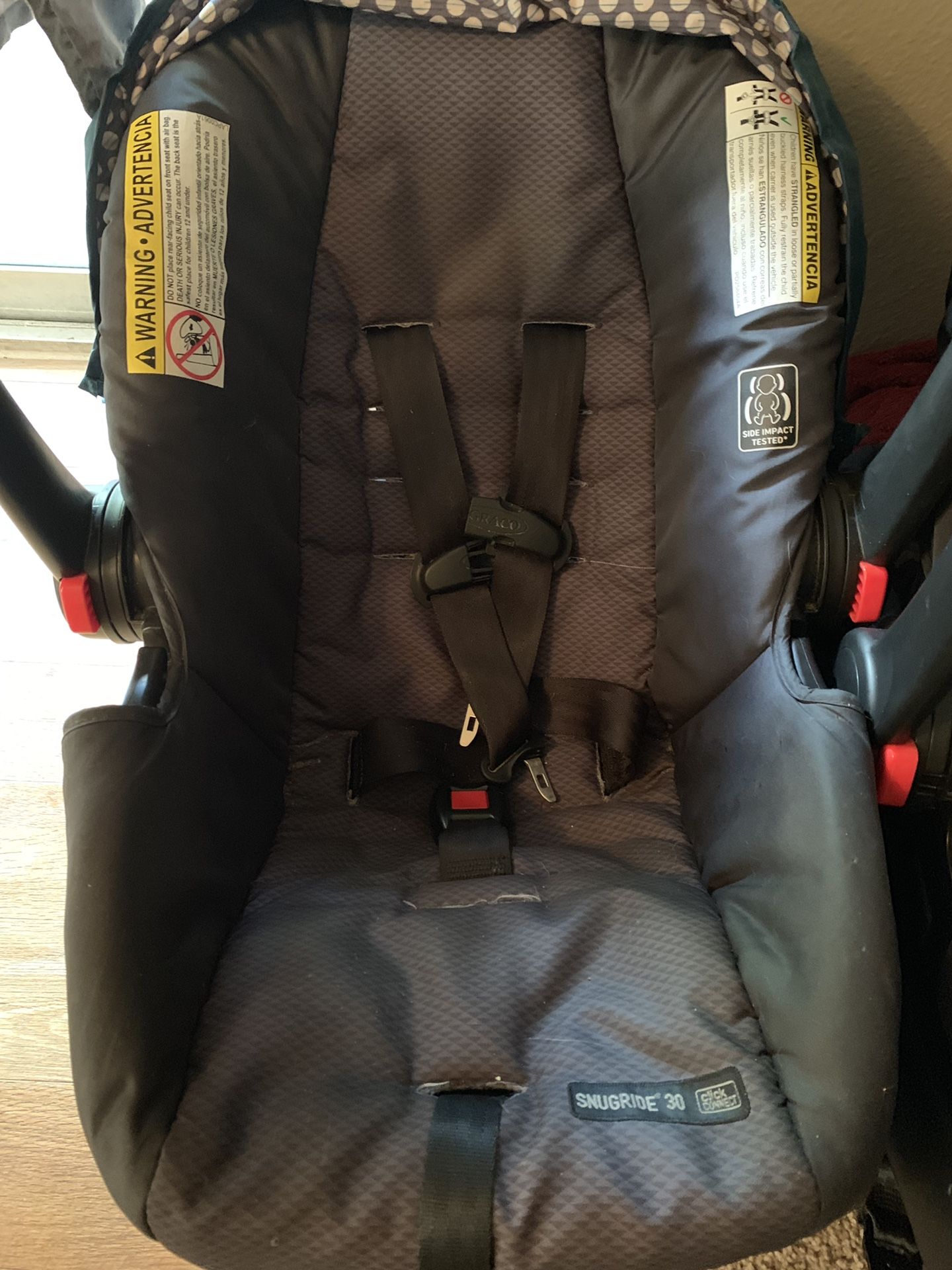 Graco Snugride 30 infant car seat and base!