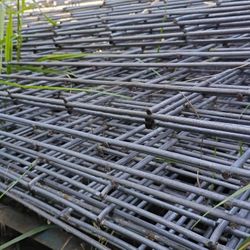 NEW Heavy-Duty 3/16" Welded Wire Mesh Panels - aprox 4.5'x4.5' (20 Available)

