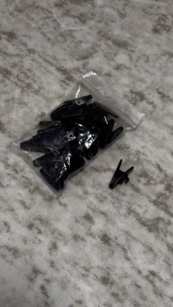 20x Rotating Earphone Cable Clips – Black