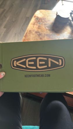 Keen woman’s shoes size 5