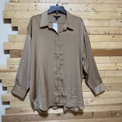 Banana Republic NWT Women’s Tan Long Sleeve Collar Satin Button Down Top Size XL
