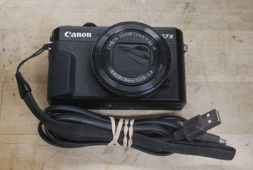 Canon PowerShot G7 X Mark II 20.1MP Point & Shoot Digital Camera Black US  used. used. tested. in a good working order.  please read carefully. needs