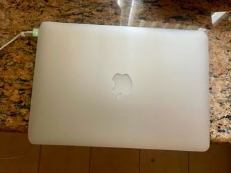 MacBook Air (13 inches; 2017)
