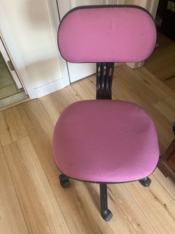 Purple swivel chair
