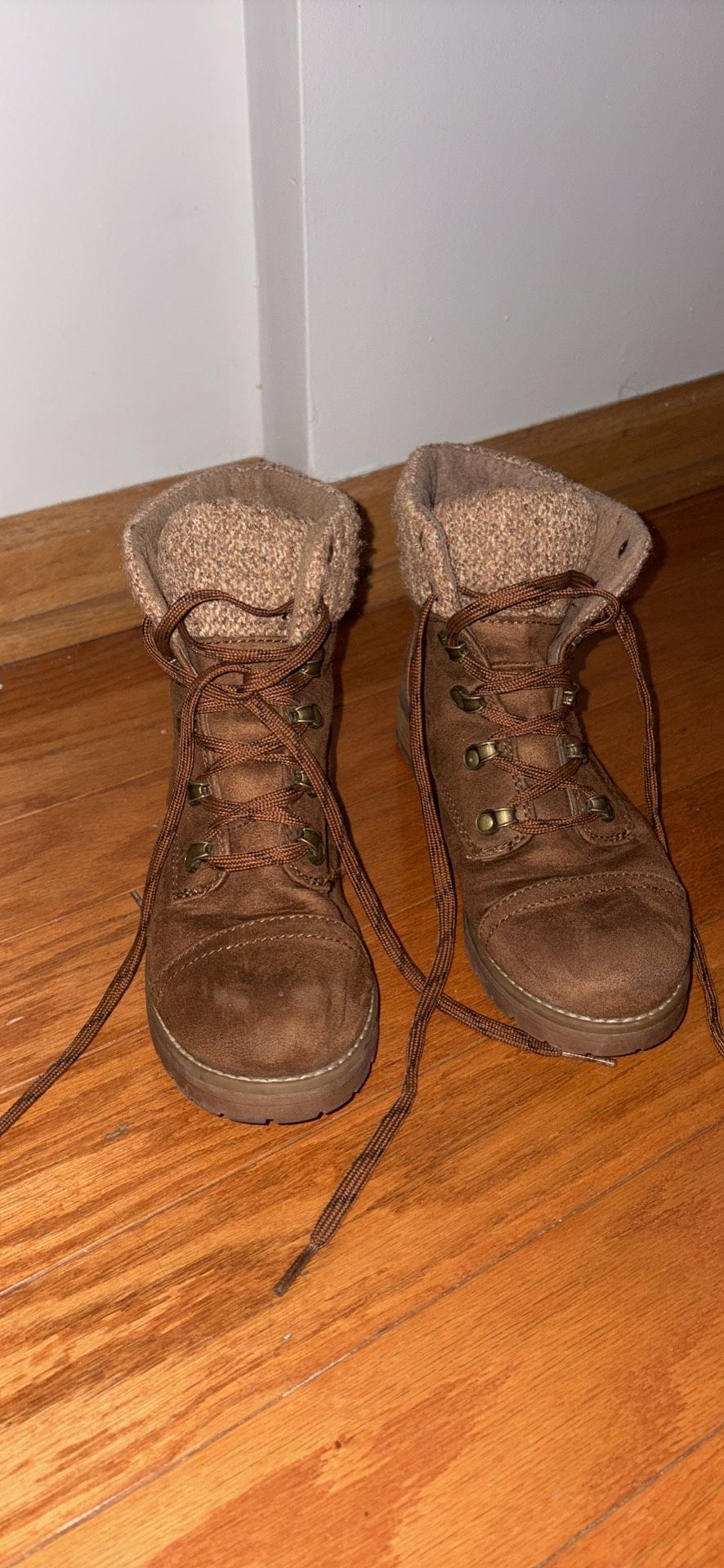 Womans Boots Size 7.5