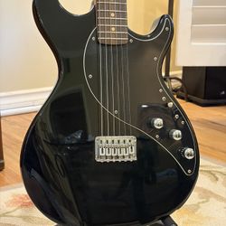 Line 6 Variax 300 Digital Modeling Guitar - Excellent