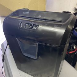 Staples Paper Shredder