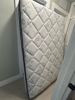 Full size mattress