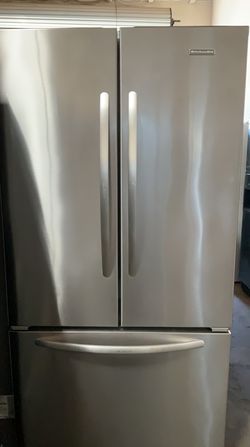Kitchen Aid Refrigerador 3-Door With Ice Maker 
