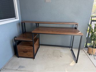 Computer desk