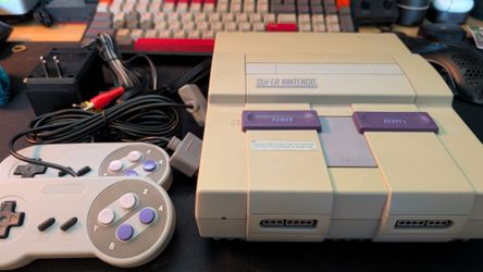 SNES (Super Nintendo Entertainment System)