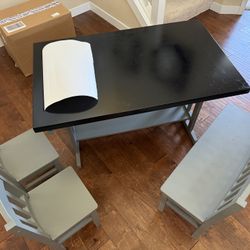 Kids Art Table & Chairs 