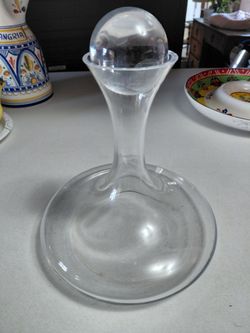 Clear Glass Wine Decanter with Ball Stopper