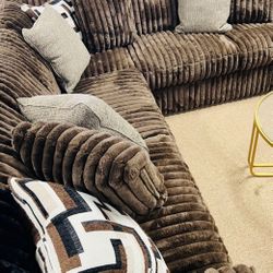 Stunning Stylish Cozy Sectional!