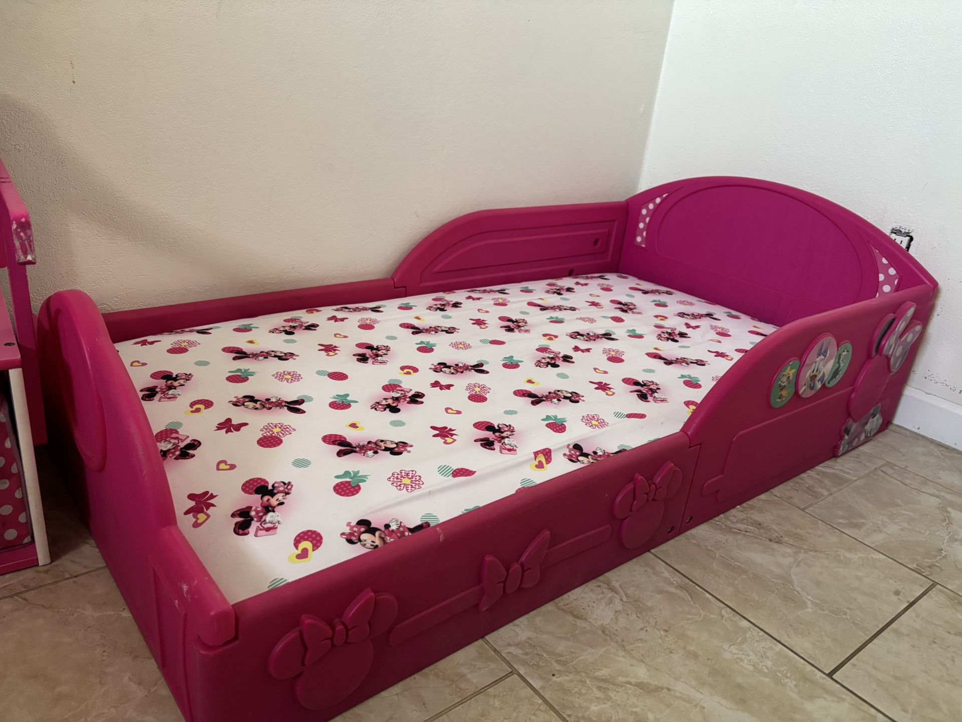 Minnie Mouse Bedroom Set