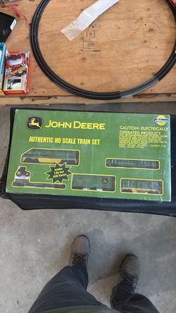 John Deere Authentic HO Scale Train Set