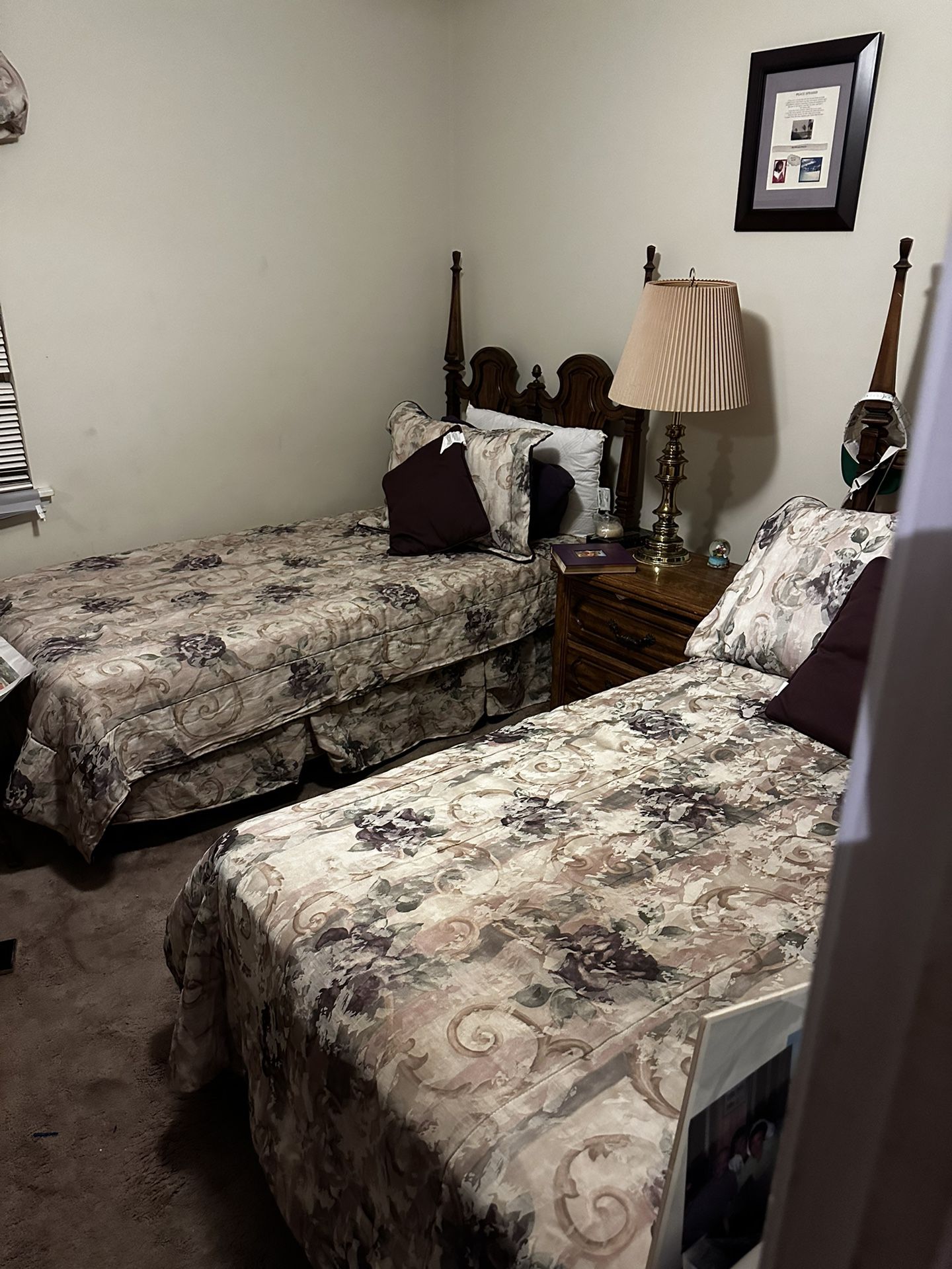 Solid Wood Twin Beds In Excellent Condition!!!! Must Sale Quickly Available 5/20