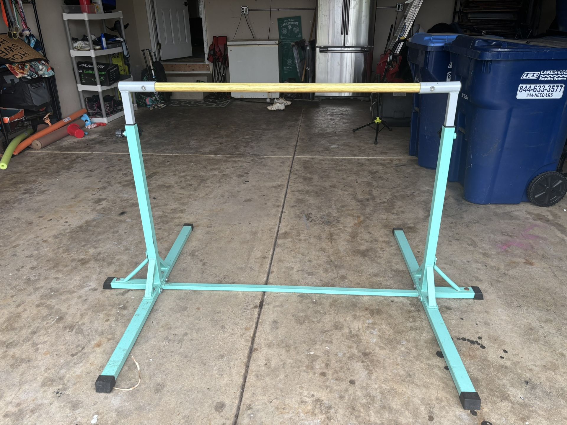 Gymnastic bar
