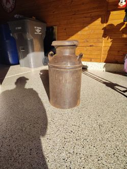 Metal milk can