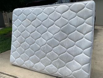Queen size mattress and Boxspring/ used/free delivery
