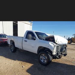 2008 Chevy Silverado 2500 6.0 2wd. Parts parts