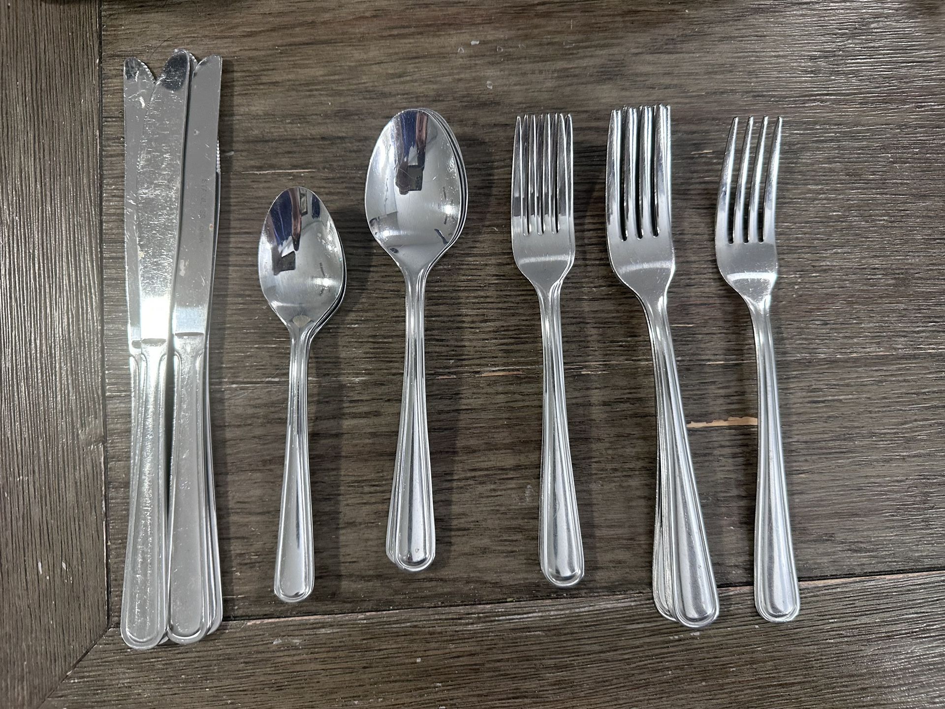 Full Set of Silverware / Flatware - Service for Four (4)