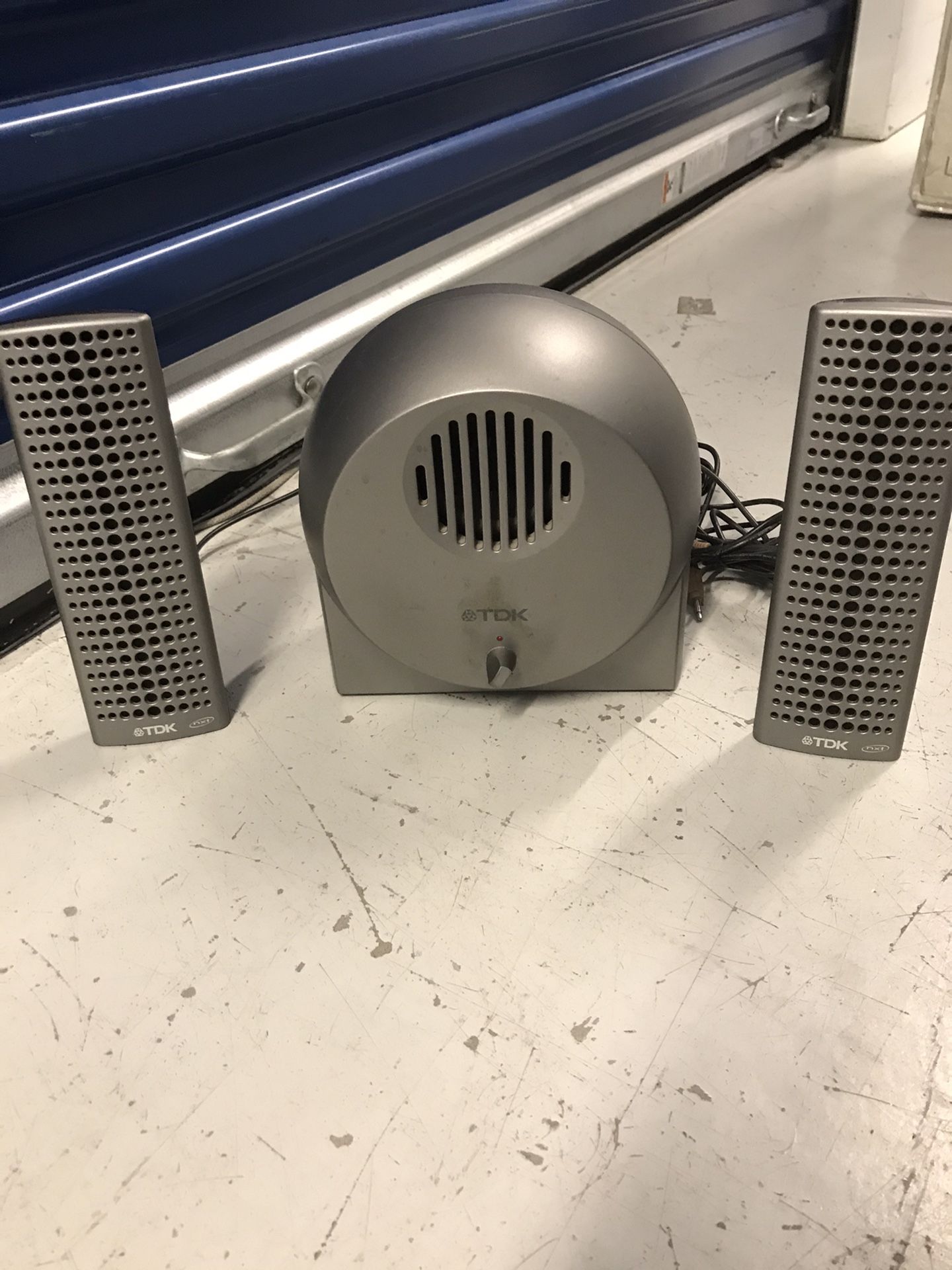 Computer speakers
