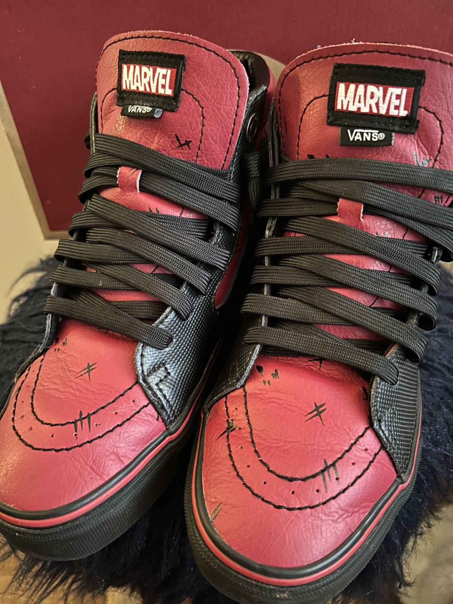 DEADPOOL Vans x Marvel SK8-Hi Limited Edition Sneakers M 6.5 / W 8