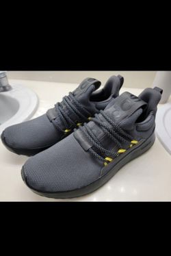 Mens Adidas Size 11 NEW