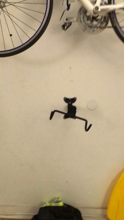 wall-mounted bike hook