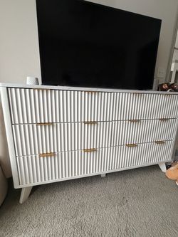 White Fluted 6-Drawer Dresser with Gold Handles