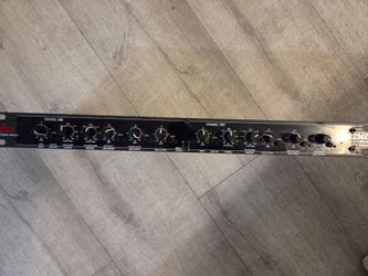 dbx 234XL Professional Stereo/Mono Crossover