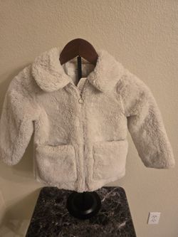 Kids H&M Faux Fur Coat. Cream. 5T/6