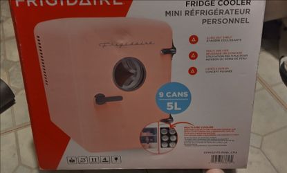 Frigidare mini refrigerator