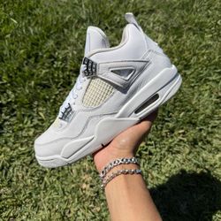 Jordan 4 “Pure Money” Size 7 Men/8.5W