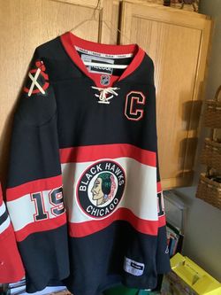 Chicago Blackhawks Reebok XXL hockey Jersey Jonathan Toews this is their alternate crest jersey stitched numbers and letters