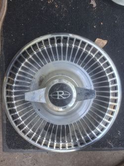 Buick Riviera hubcap