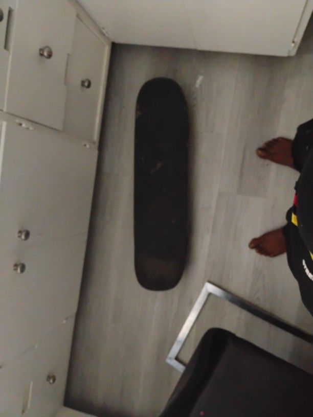 👀👀Skateboard With Weed Leaf Grip Tape