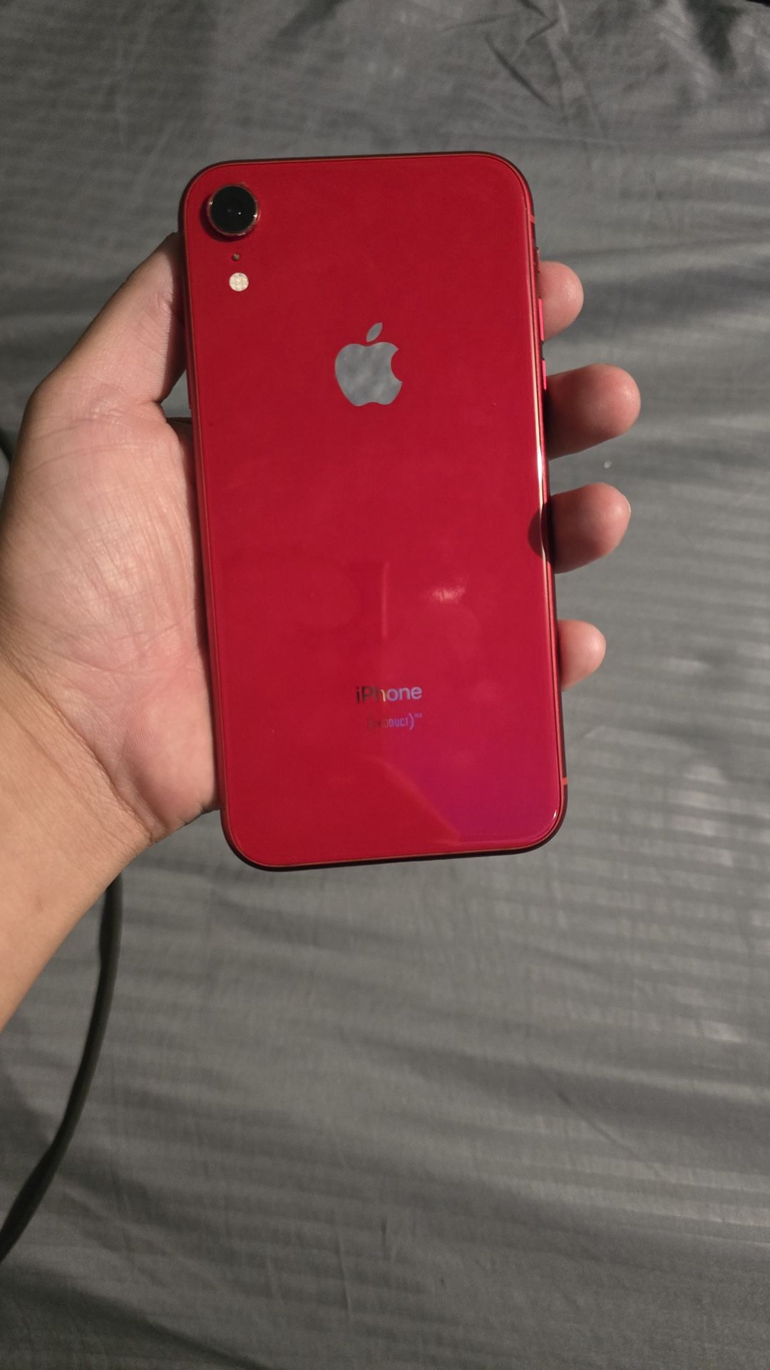 iPhone XR (iCloud Locked)