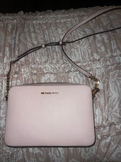 Micheal Kors Pink purse