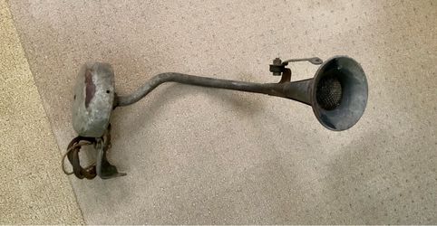 Vintage Harley Knucklehead Panhead Spring Fork Trumpet Horn Complete 1(contact info removed)