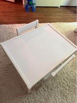 Kids table chair set (white)
