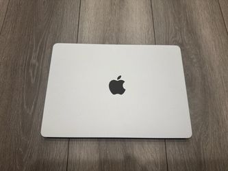 Apple MacBook Laptop 13” M5 16gb 512ssd